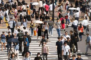 侧面对决？17号秀席妃拿4分 19号秀波姐拿10分9板